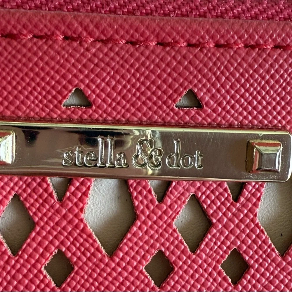 Stella & Dot Cutout Design Clutch